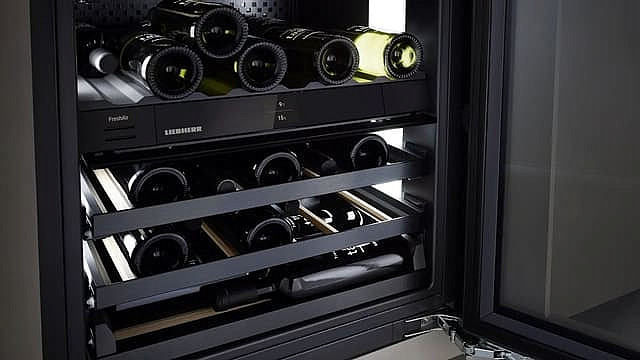 Liebherr UWpri 3672 Две независимые температурные зоны